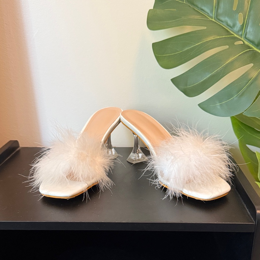 Chic White Feathered Women's Heels